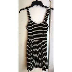 💛YELLOW AND NAVY STRIPED DRESS💙